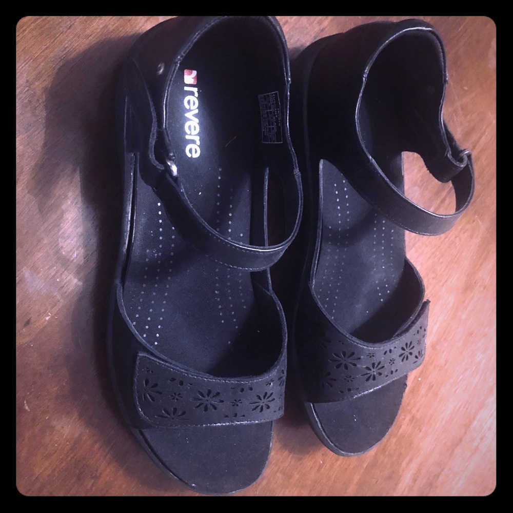 Black Revere women’s sandals